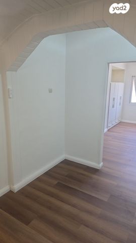 יחידת דיור, יוסף טרומפלדור 16, אושיות, רחובות