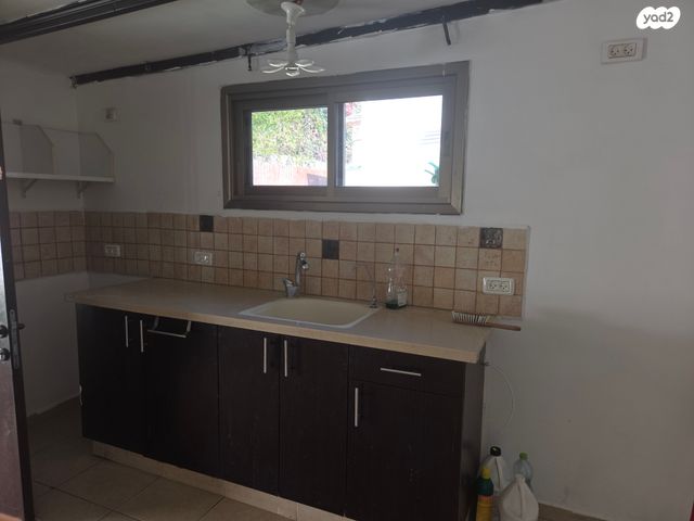 יחידת דיור, מבצע משה 13, גיל עמל, הוד השרון