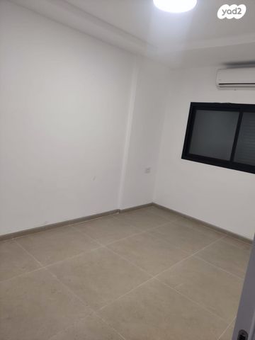 דירה, שדרות העצמאות 57, רוטשילד עצמאות, בת ים