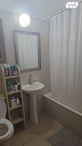 דירה, כרמל 1, אחוזת הנשיא, רחובות