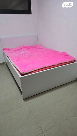 מרתף/ פרטר, השלום 1, שבענה, אזור