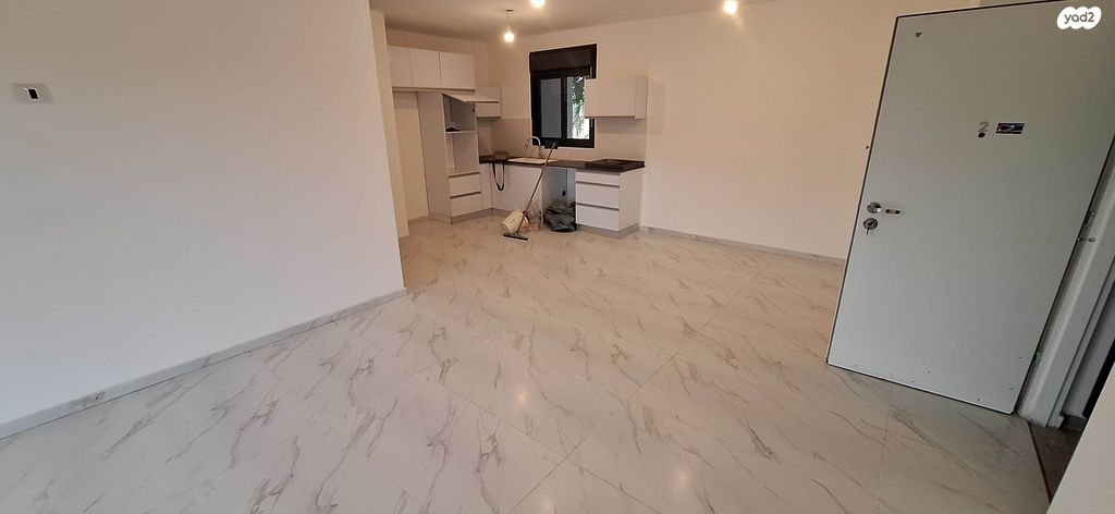 דירה, הרב שלום שבזי 54, שבזי, ראש העין