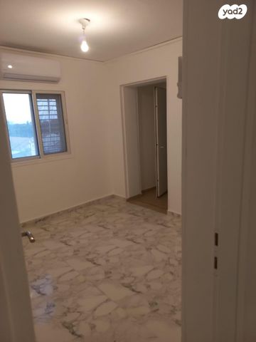 יגאל אלון 36