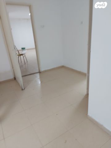 מרתף/ פרטר, רוטשילד 18, רוטשילד עצמאות, בת ים