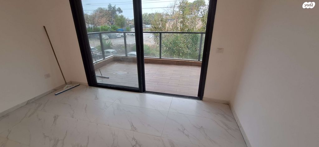 דירה, הרב שלום שבזי 54, שבזי, ראש העין