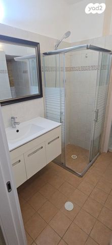 דירה, האחים בז'רנו 2, חרוזים, רמת גן