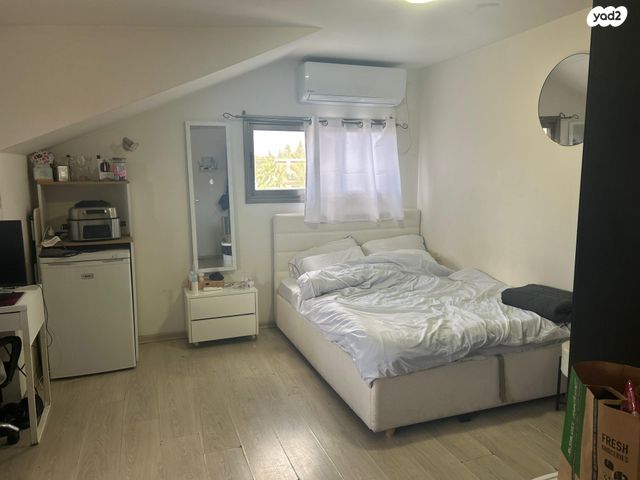 סטודיו/ לופט, יעקב הלל 6, סלע, רחובות