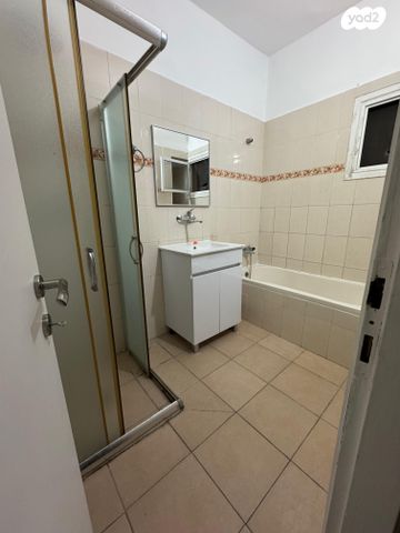 דירה, ביאליק 65, מרכז העיר, חדרה