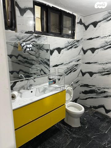 מרתף/ פרטר, הדולב 25, אבן גבירול, רחובות