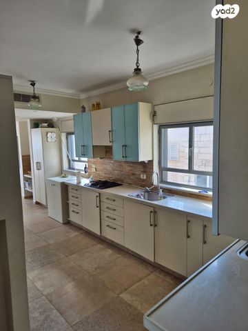 גג/ פנטהאוז, הרב משולם ראט 8, בית וגן, ירושלים