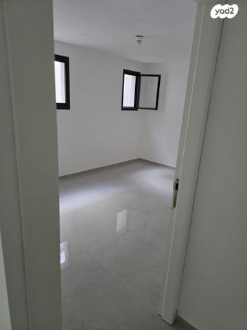 מרתף/ פרטר, השמחה 19, שרונה, כפר יונה