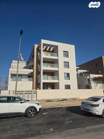 גג/ פנטהאוז, אלה 17, בת חפר, בת חפר