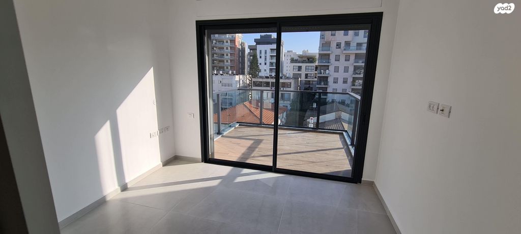 גג/ פנטהאוז, רבי יהודה הנשיא 7, עליות, רמת גן