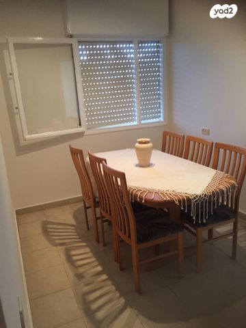 דירה, שדרות רוברט סולד 1, קרית ים  א', קרית ים