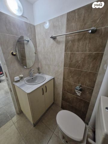 דירה, בר כוכבא 2, האצטדיון, טבריה