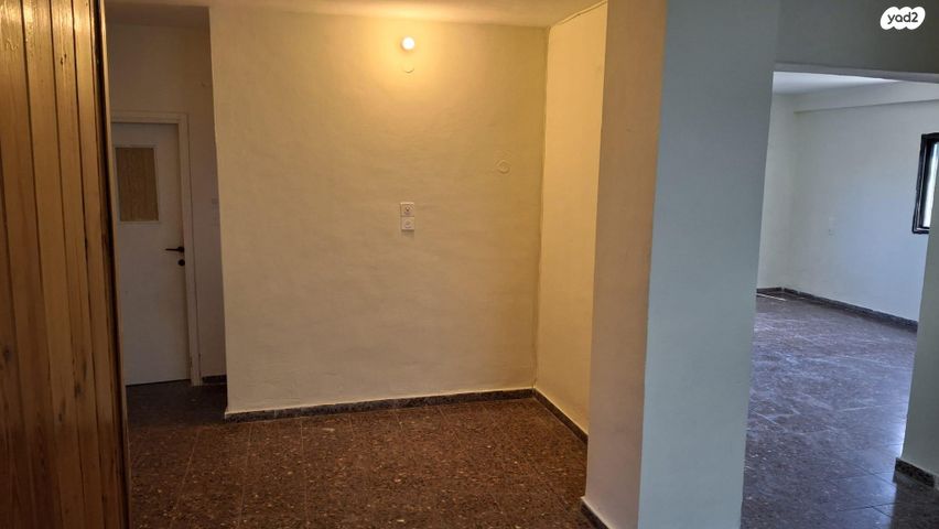 דירה, על כנפי נשרים 68, גבעת יערים, גבעת יערים