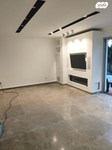 דירת גן, אלברט שווייצר 33, רמת אשכול, חיפה