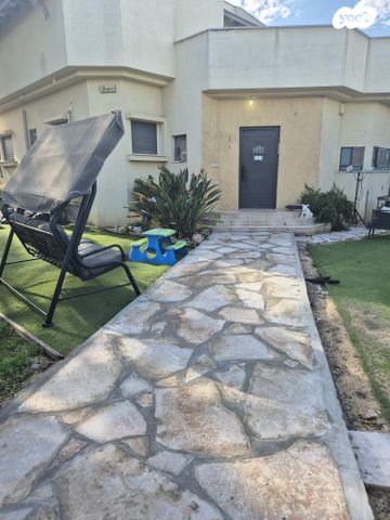 דירה, התאנה 114, שתולים, שתולים