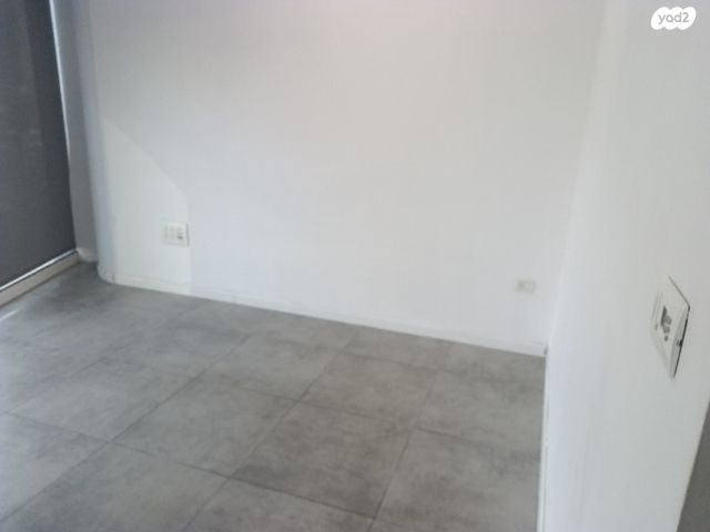 דרך מנחם בגין 156