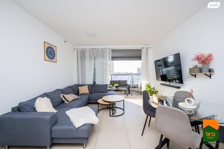 דירה, היובל, אור עקיבא