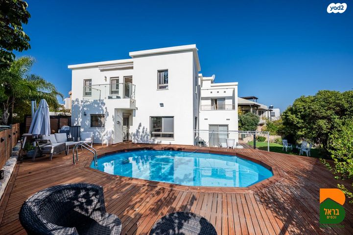 דו משפחתי, השמורה, זכרון יעקב