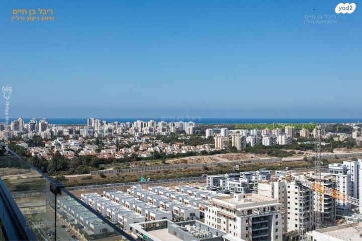 גג/ פנטהאוז, נעמי שמר, נאות אפק, אפקה, קרית ביאליק