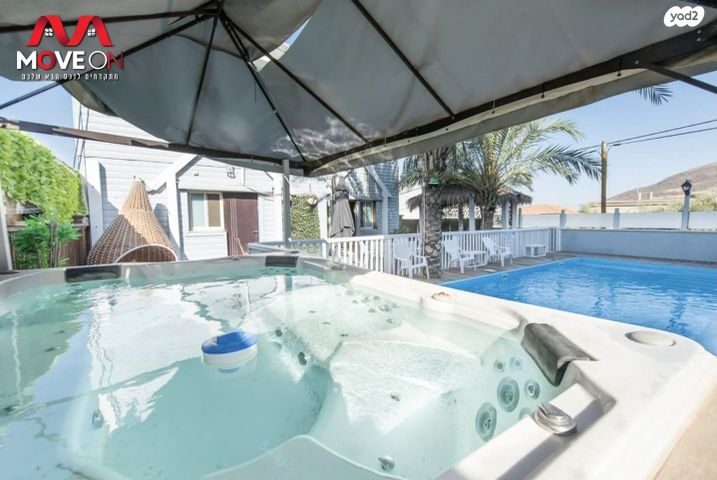 טריפלקס, מגדל, מגדל