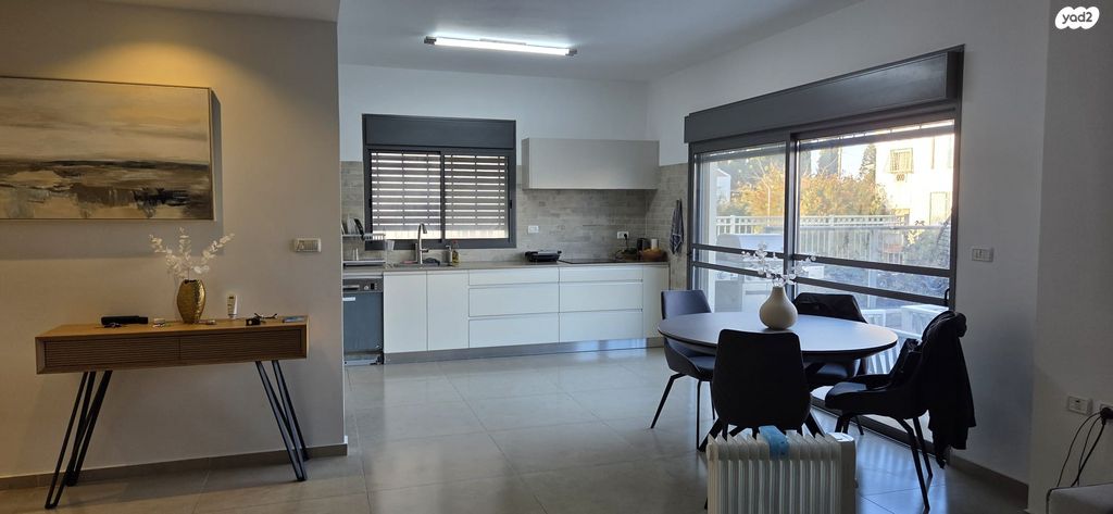 דירת גן, הרב קלישר, זיו, חיפה