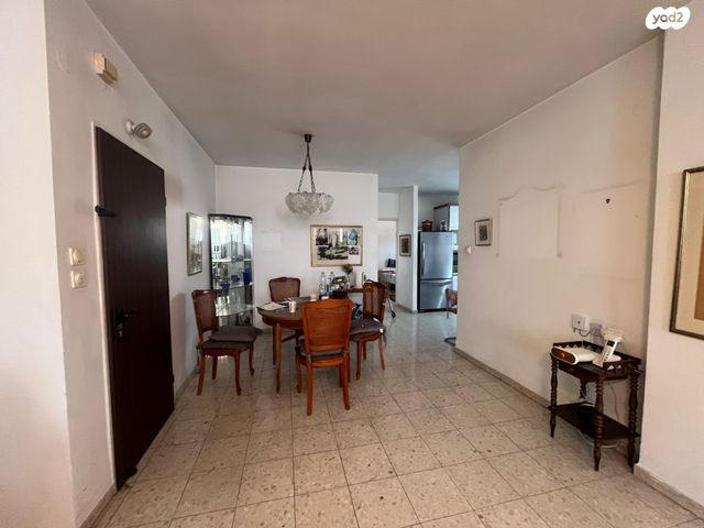 דירה, משה שרת 3, שכונת בן גוריון, מרכז העיר ג', רמת גן