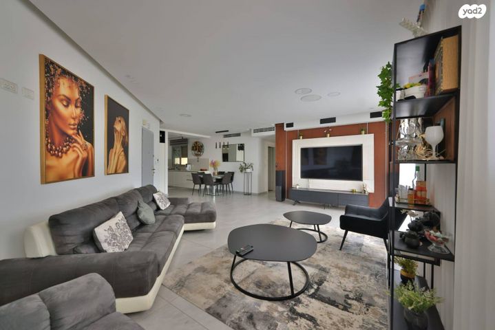 דירה, ש"י עגנון, משכנות האומנים, קרית מוצקין