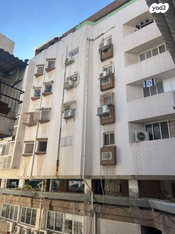 דירה, משה שרת 3, שכונת בן גוריון, מרכז העיר ג', רמת גן