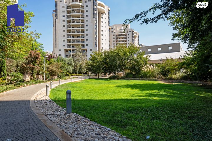 דירה, דרך בן גוריון, שטח 9, גבעתיים