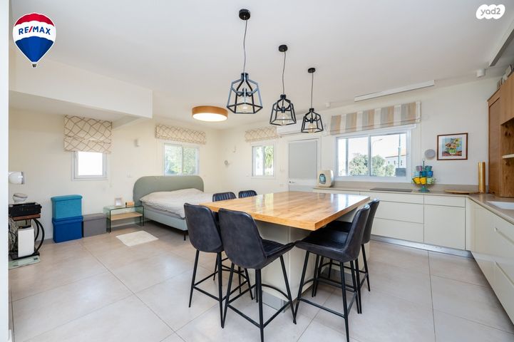 דו משפחתי, מושבה מרכז, זכרון יעקב