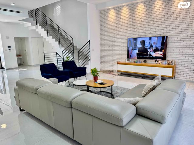 דו משפחתי, כפר יונה