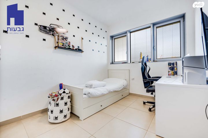 דירה, שמעון בן צבי, שטח 9, גבעתיים