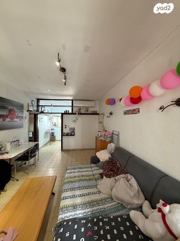 דירה, יגאל אלון, הרצליה הירוקה, נווה עובד, הרצליה