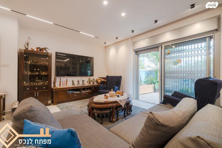 דירת גן, אריאל שרון, נווה שרון / שער העיר, נתיבות