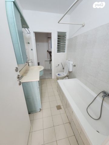 דירת גן, מבוא הגפן, העמק, צור הדסה