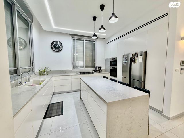 דו משפחתי, כפר יונה