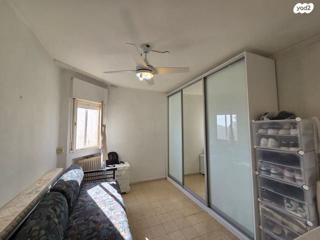 דירה, מרדכי אלקחי, ארמון הנציב, תלפיות מזרח, ירושלים