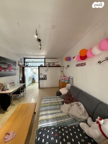 דירה, יגאל אלון, הרצליה הירוקה, נווה עובד, הרצליה