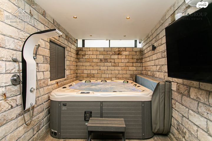 דו משפחתי, מעלה נוף, טירת כרמל