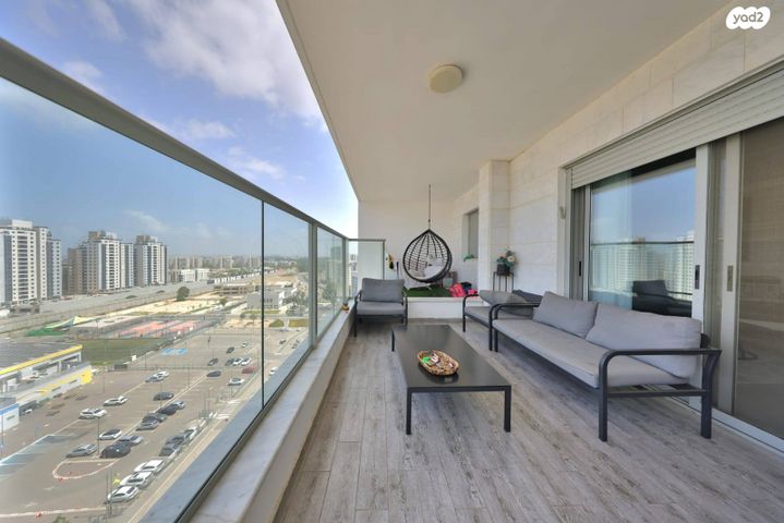 דירה, ש"י עגנון, משכנות האומנים, קרית מוצקין