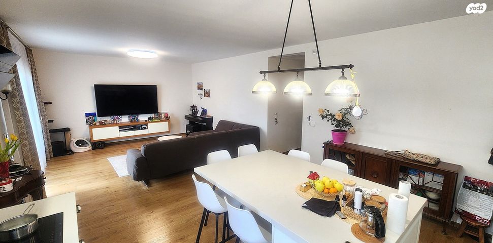 דירה, אלישע הנביא, הנביאים, מודיעין מכבים רעות