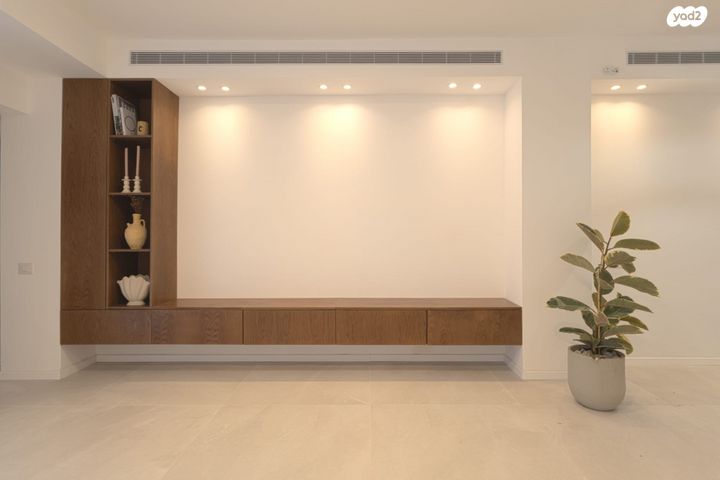 דירה, נתן ברניצקי, רמז, מערב ותיק, ראשון לציון