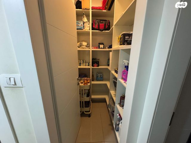 דירה, שדרות אבא חושי, סביוני הכרמל, חיפה