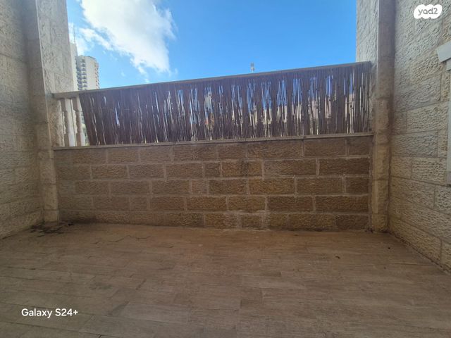 דירת גן, שדרות הנשיא השישי, קרית הלאום, ירושלים