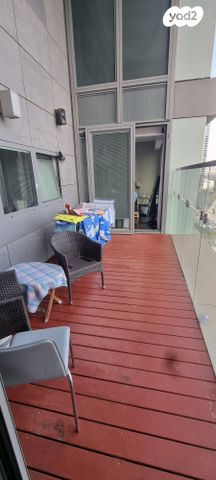 דירה, ניסים אלוני, צמרות איילון, פארק צמרת, תל אביב יפו