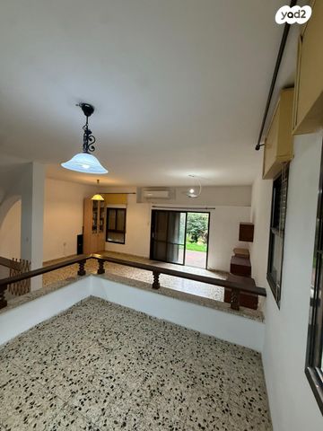 דו משפחתי, נהריה