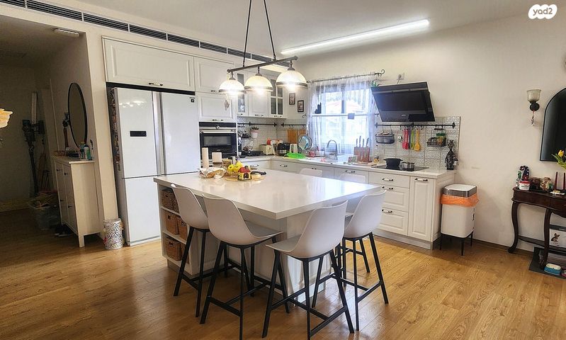 דירה, אלישע הנביא, הנביאים, מודיעין מכבים רעות